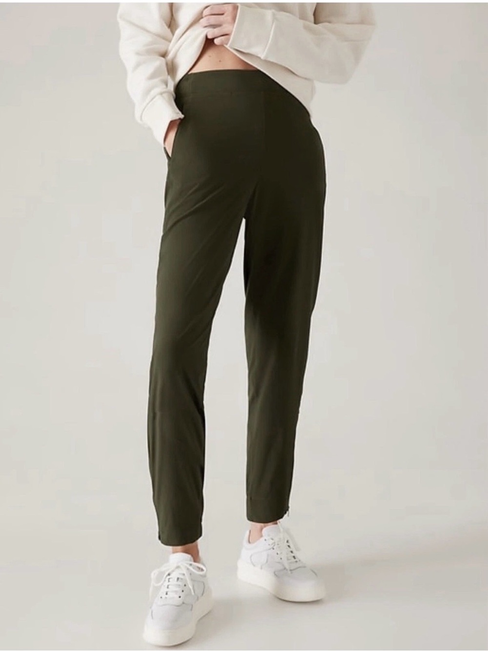 Athleta Brooklyn Heights jogger in Olive